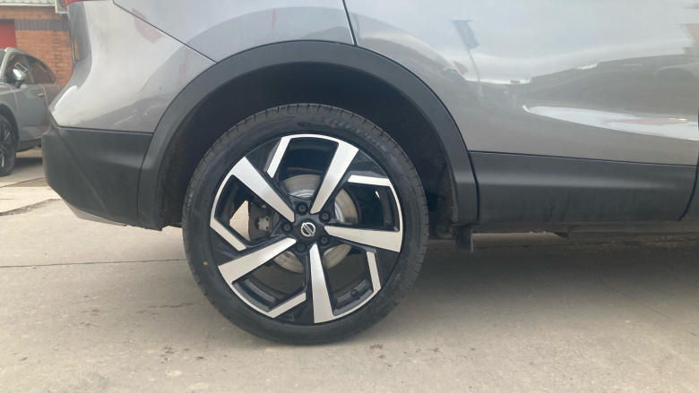 Nissan Qashqai 1.3 DiG-T 160 Tekna 5dr DCT Petrol Hatchback